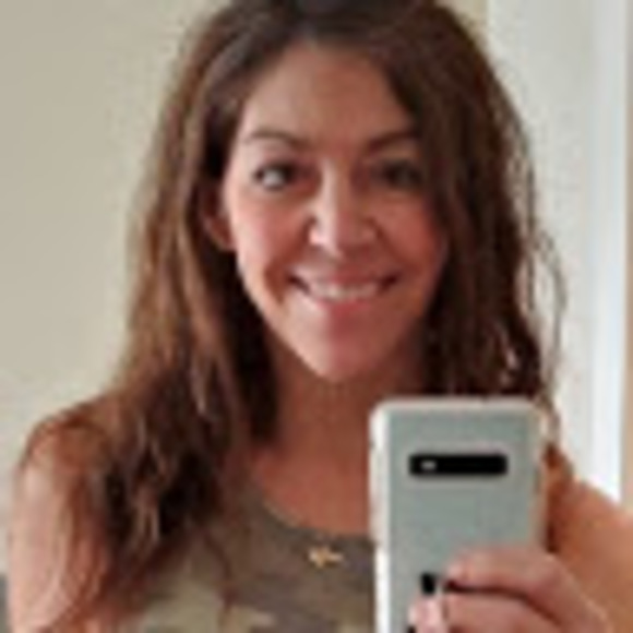 Meet your Posher, Lois - Picture 1 of 1